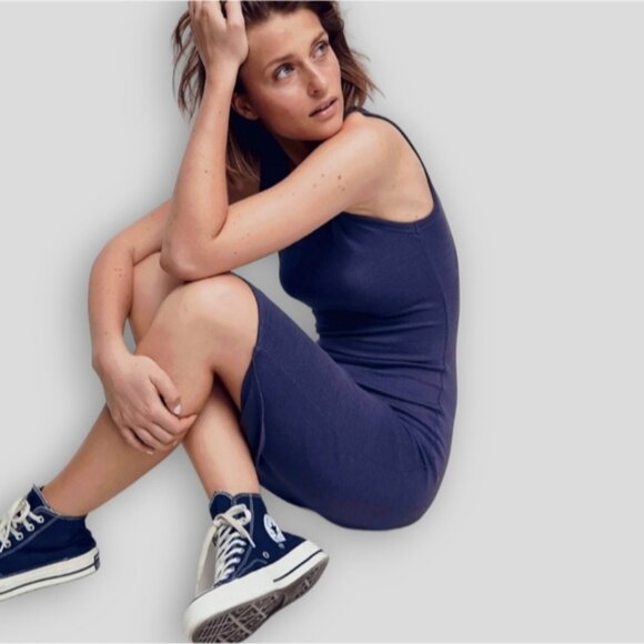 NWT Aritzia- Wilfred Free  "Bruni" Sleeveless Jersey Dress in Resin - Picture 2 of 9